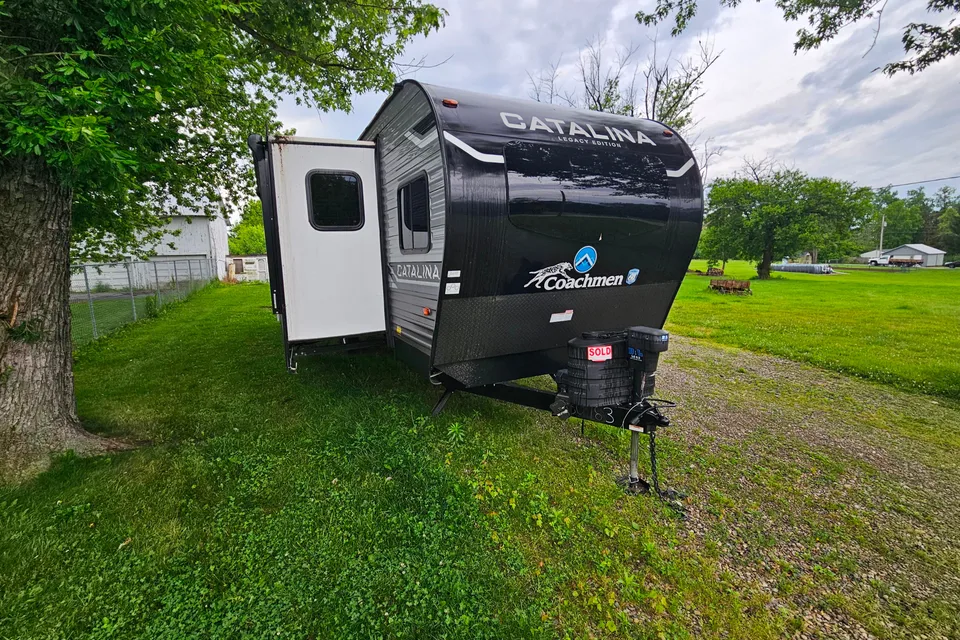 Adam's Catalina legacy 28fds Travel Trailer