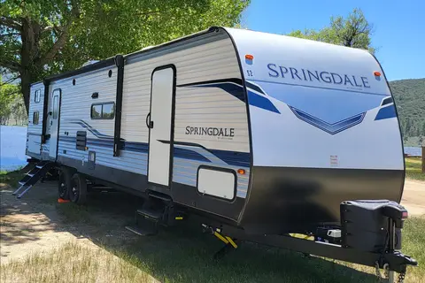  Rv Rentals Way Of Life's Family Special, 2-Bed/2-Bath 335BHSWE Travel Trailer S2