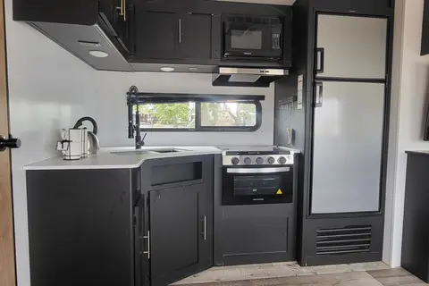  Rv Rentals Way Of Life's Family Special, 2-Bed/2-Bath 335BHSWE Travel Trailer S2