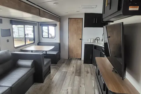  Rv Rentals Way Of Life's Family Special, 2-Bed/2-Bath 335BHSWE Travel Trailer S2