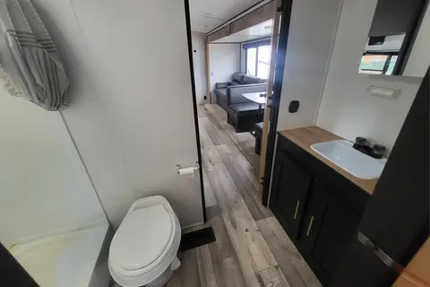  Rv Rentals Way Of Life's Family Special, 2-Bed/2-Bath 335BHSWE Travel Trailer S2