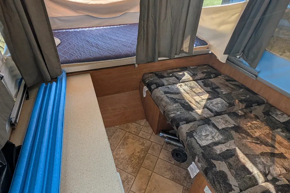 Flagstaff Pop up Tent Trailer