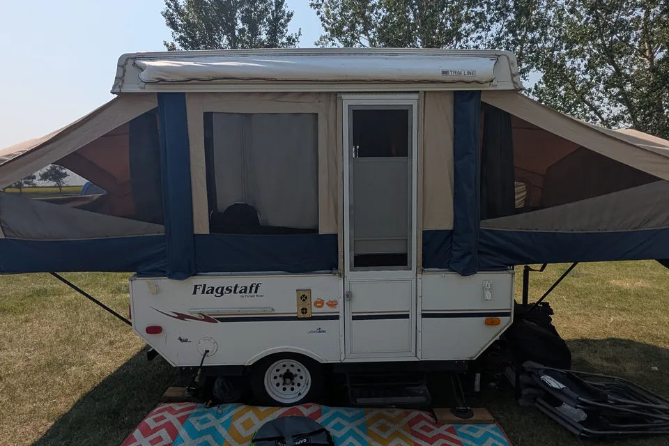 Flagstaff Pop up Tent Trailer