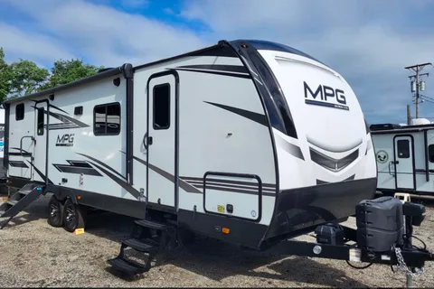 2022 cruiser rv mpg ultra lite