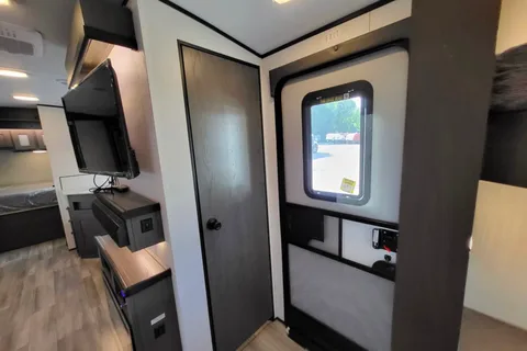 2022 cruiser rv mpg ultra lite