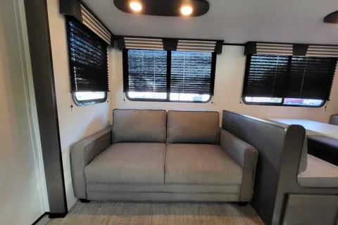 2022 cruiser rv mpg ultra lite