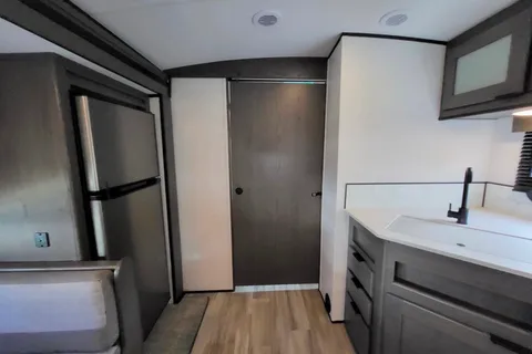 2022 cruiser rv mpg ultra lite
