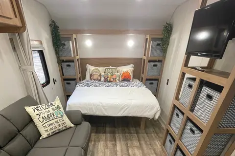 BRAND NEW 2024 29ft Light Weight Sleeps 8 Forest River Travel Trailer