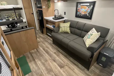 BRAND NEW 2024 29ft Light Weight Sleeps 8 Forest River Travel Trailer
