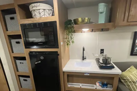 BRAND NEW 2024 29ft Light Weight Sleeps 8 Forest River Travel Trailer