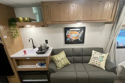 BRAND NEW 2024 29ft Light Weight Sleeps 8 Forest River Travel Trailer