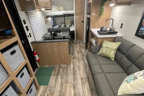 BRAND NEW 2024 29ft Light Weight Sleeps 8 Forest River Travel Trailer