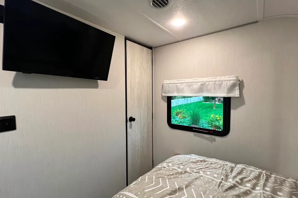 Duane's Forest River 2023 Vibe BH34 Travel Trailer