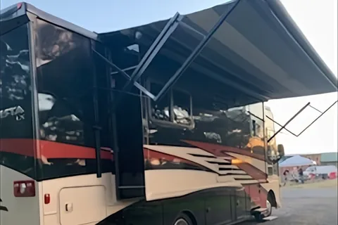 Amy's Winnebago Vista Lx Class A