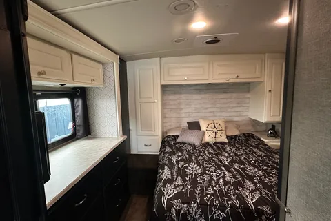 Amy's Winnebago Vista Lx Class A