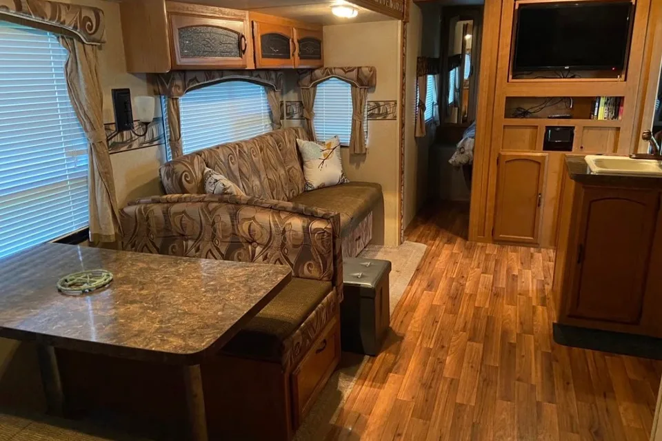 Mike's Forest River Wildwood 27bhq Travel Trailer