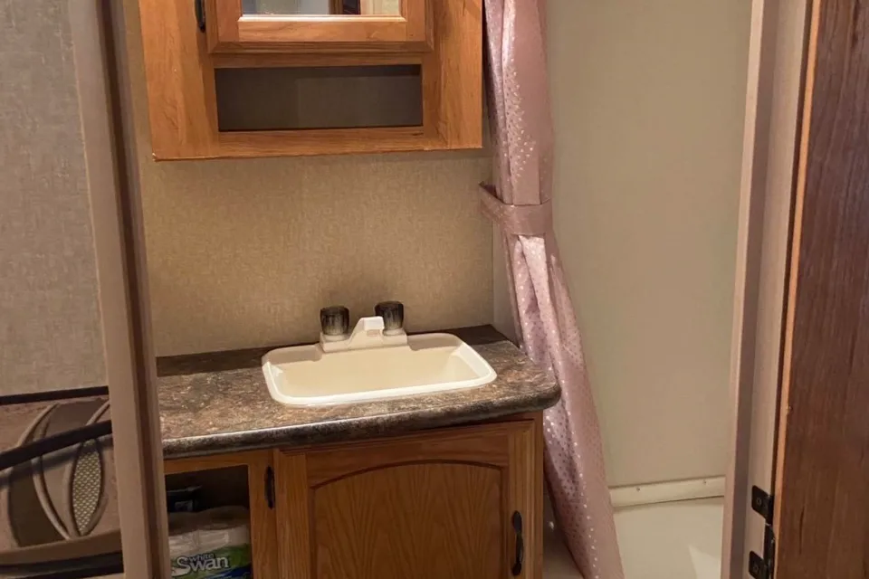 Mike's Forest River Wildwood 27bhq Travel Trailer