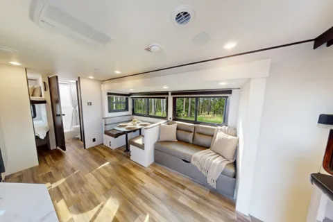 Eric's Starcraft SIGNATURE Travel Trailer