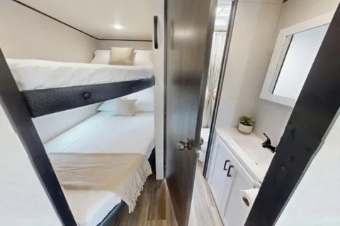 Eric's Starcraft SIGNATURE Travel Trailer