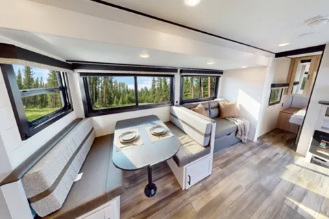Eric's Starcraft SIGNATURE Travel Trailer