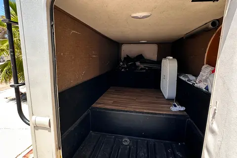 Renovated RV - WiFi, Pets, Off-Grid Friendly, Towing, 24/7 Support, Near Airport