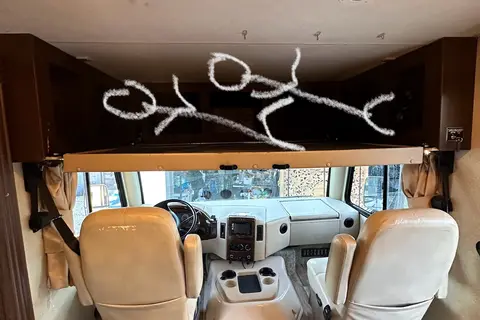 Renovated RV - WiFi, Pets, Off-Grid Friendly, Towing, 24/7 Support, Near Airport