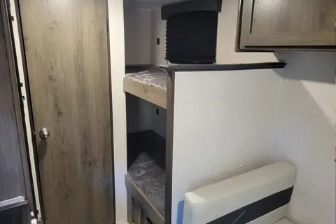 Coachmen Clipper 17BH Travel Trailer