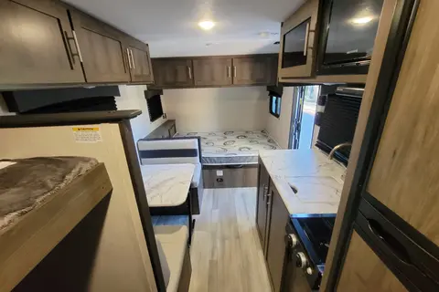Coachmen Clipper 17BH Travel Trailer