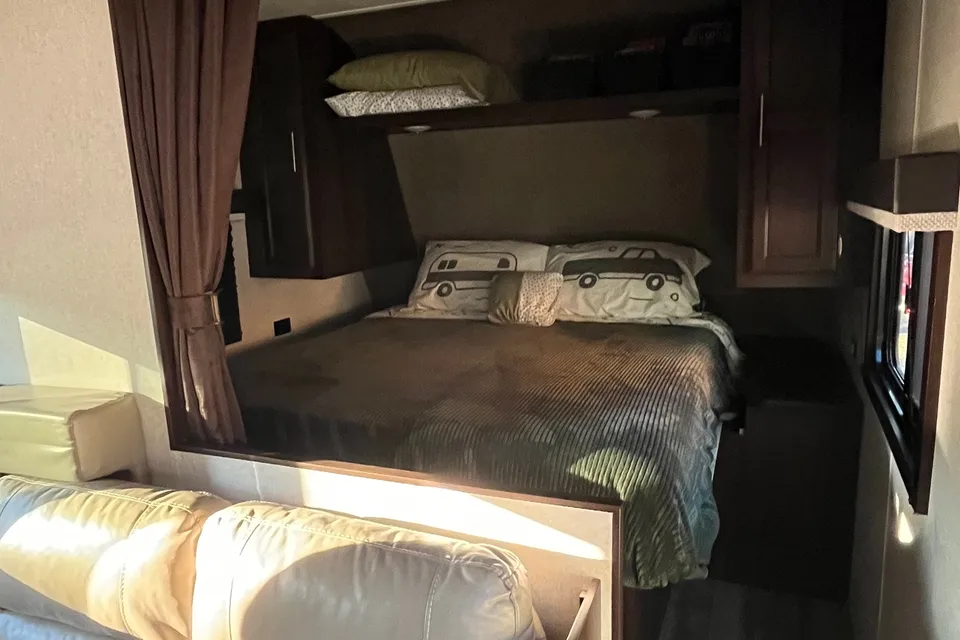 Jason's Jayco 28ft Rocky Mountain Travel Trailer
