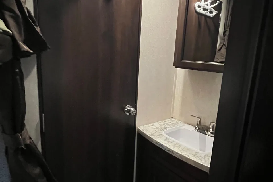 Jason's Jayco 28ft Rocky Mountain Travel Trailer