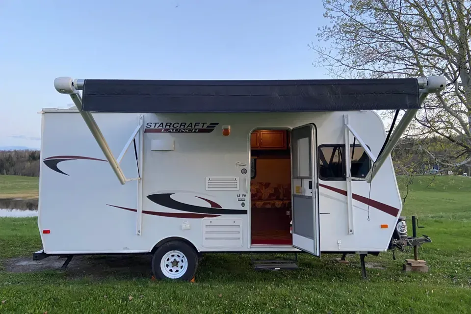 Starcraft Launch Travel Trailer