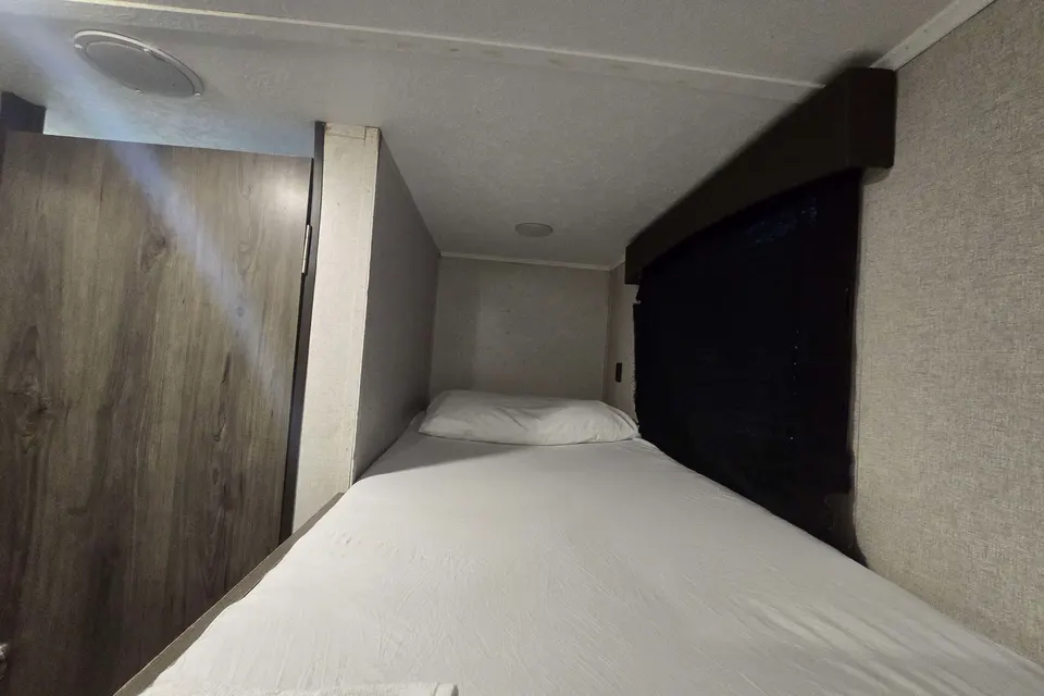 2021 Viking 2  BHS 1-Slide ultra lite Vacation on Wheels