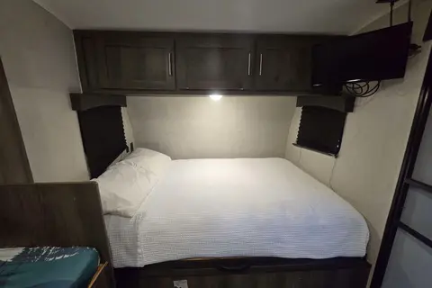 2021 Viking 2  BHS 1-Slide ultra lite Vacation on Wheels