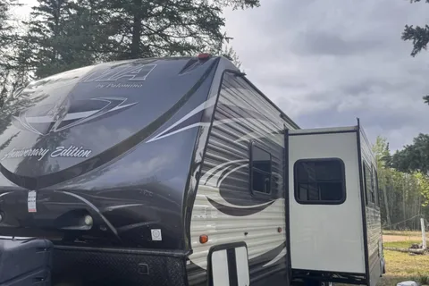 scott's Palomino anniversary puma 30fbss Travel Trailer