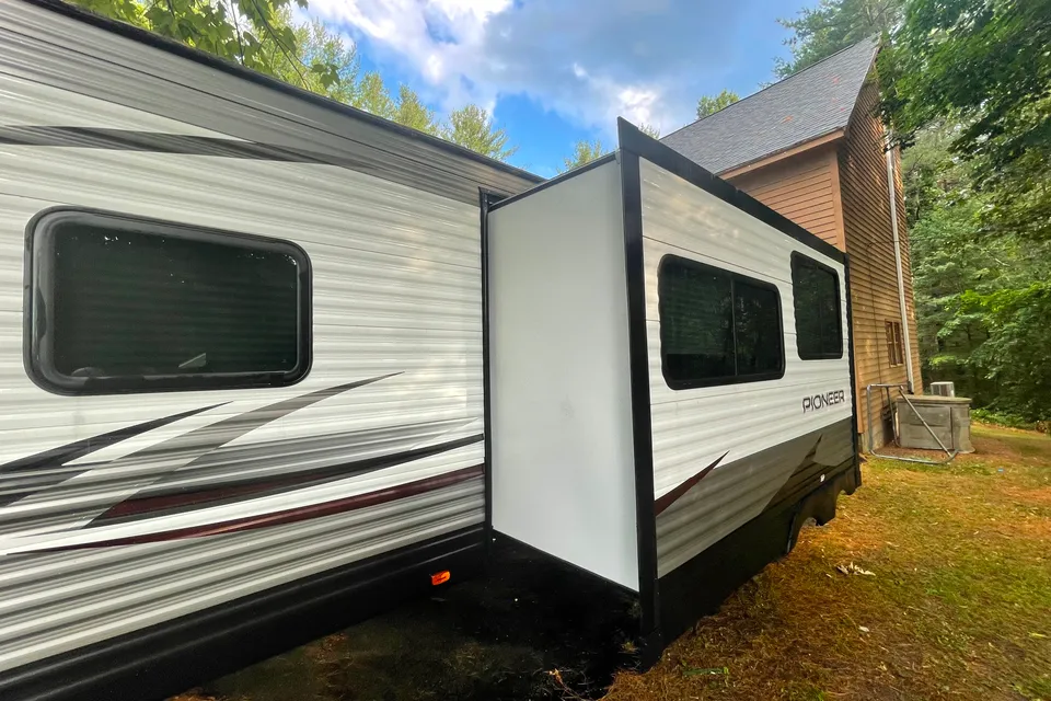 Home away from home Heartland Bh270 Travel Trailer