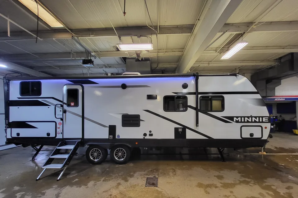 Brand New 2023 Winnebago Minnie 2801BHS - Your Ultimate Road Trip Companion!