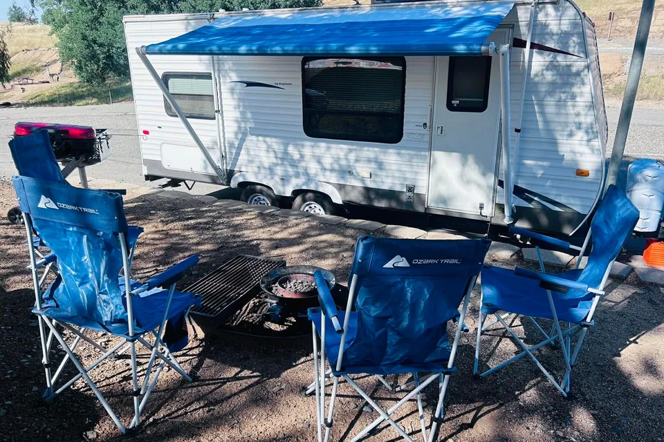 Keystone 19FLB Travel Trailer +Extras - Delivery Only