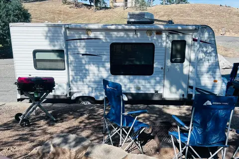 Keystone 19FLB Travel Trailer +Extras - Delivery Only