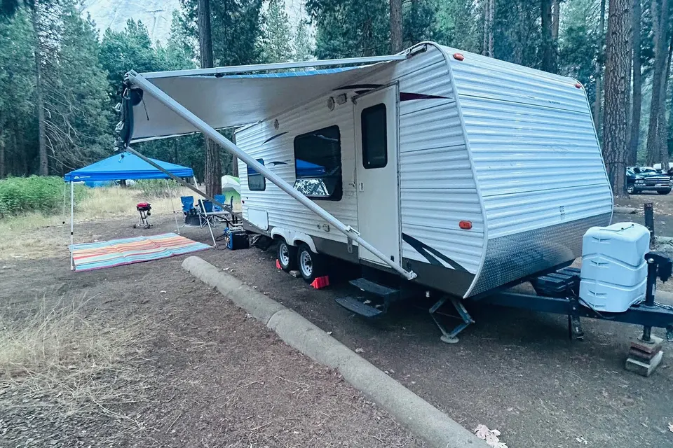 Keystone 19FLB Travel Trailer +Extras - Delivery Only