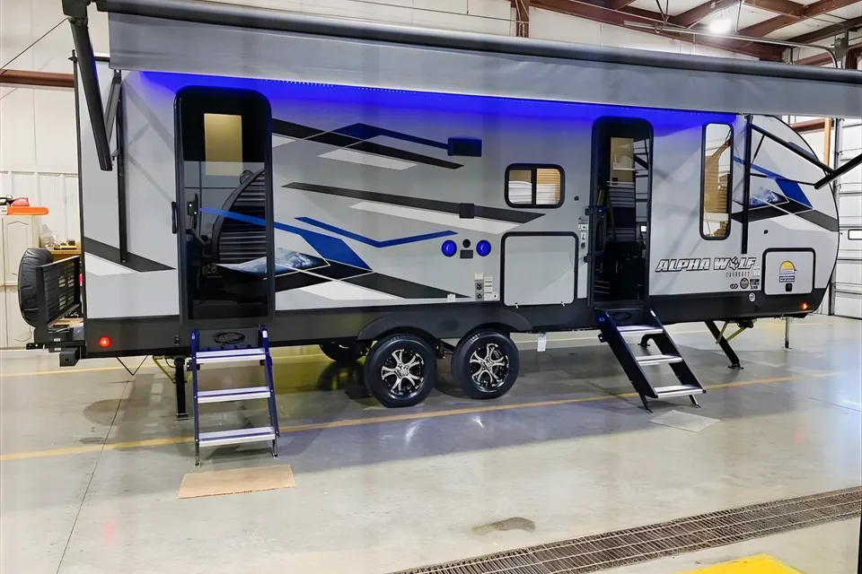 2023 Alpha Wolf - Bunkhouse, Private Suite, & Outdoor Kitchen!