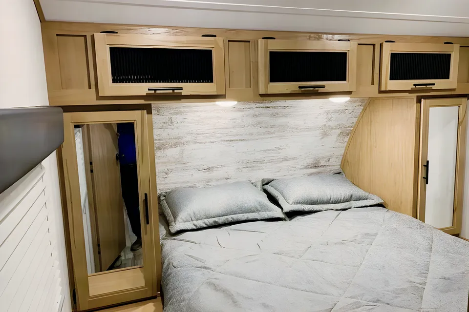 2023 Alpha Wolf - Bunkhouse, Private Suite, & Outdoor Kitchen!