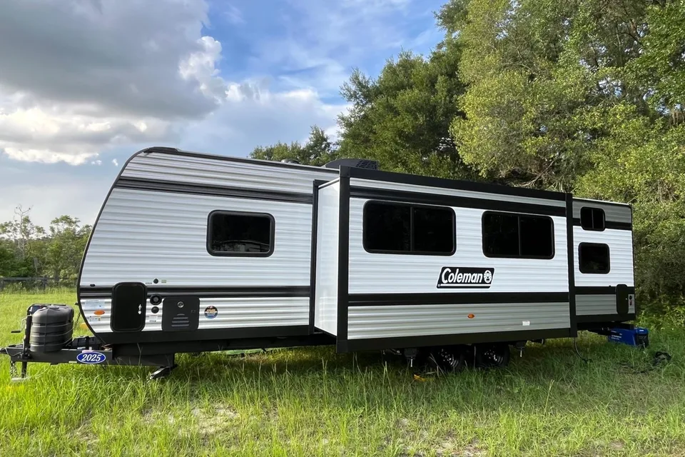 Coleman 27B CM 27 B25 Travel Trailer CL 33