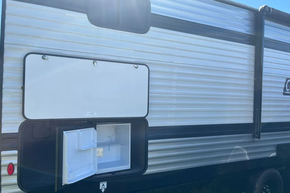 Coleman 27B CM 27 B25 Travel Trailer CL 33