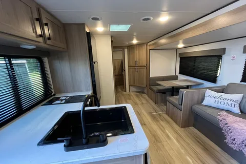Coleman 27B CM 27 B25 Travel Trailer CL 33