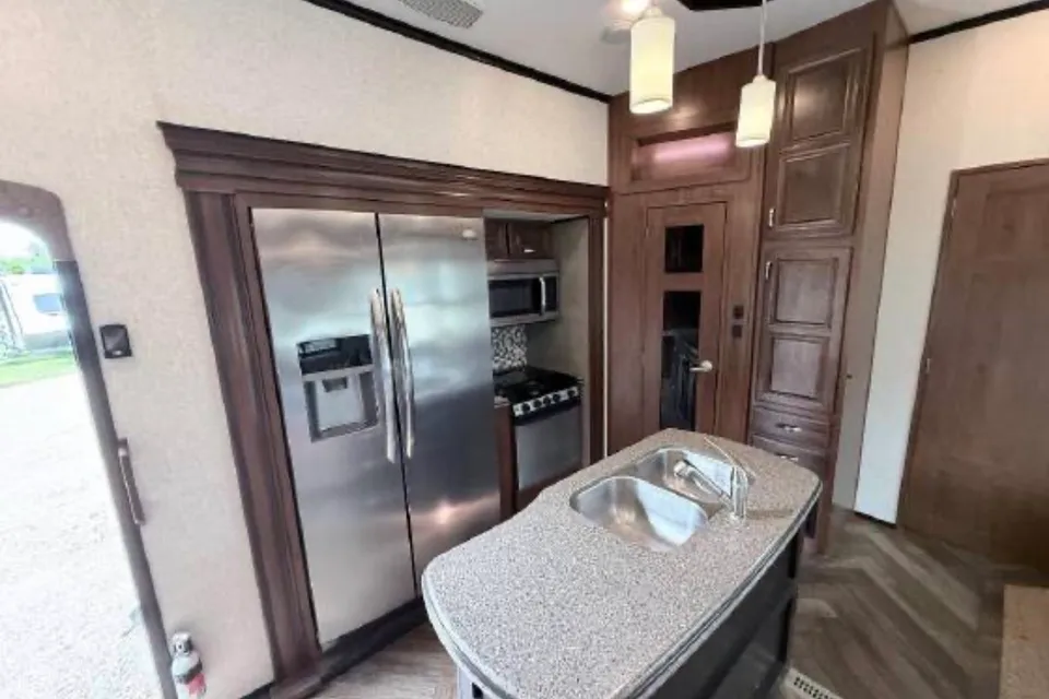 The Luxe Lodge on Wheels