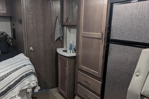 Harvey the RV (2020 24 Foot Adventurer)