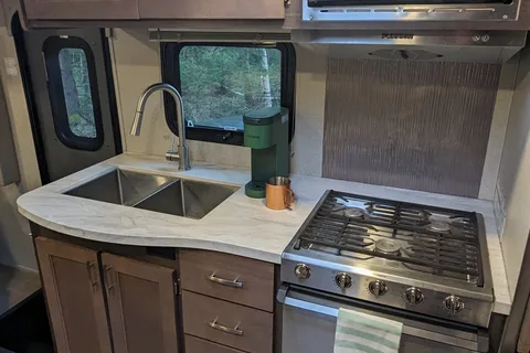 Harvey the RV (2020 24 Foot Adventurer)