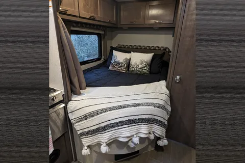 Harvey the RV (2020 24 Foot Adventurer)