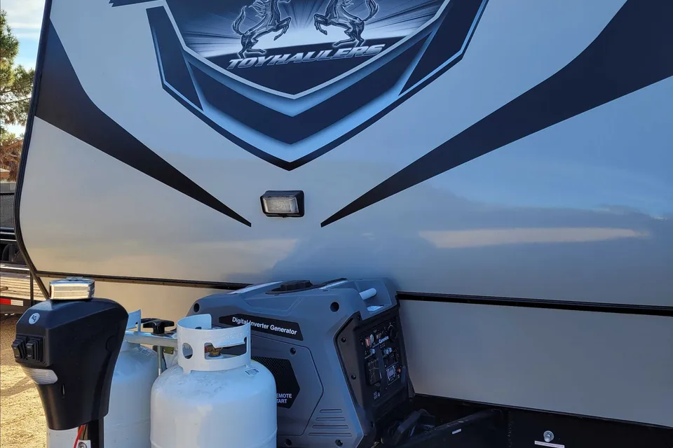 Fits Canams! 2023 Eclipse Iconic Toyhauler 