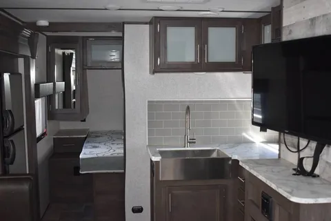 Nick's Coleman Coleman light Travel Trailer
